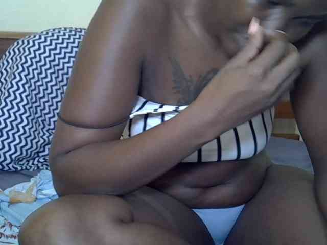 Prettyliz30 webcam