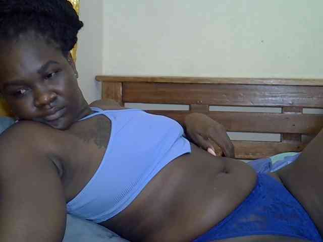 Prettyliz30 Live Webcam on BongaCams