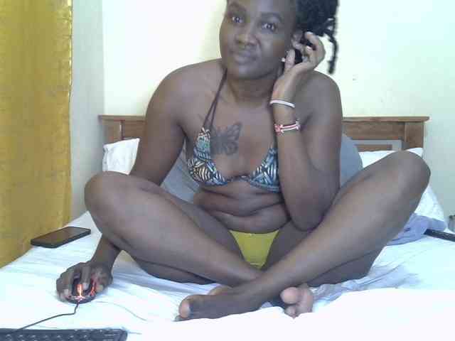 Prettyliz30 webcam