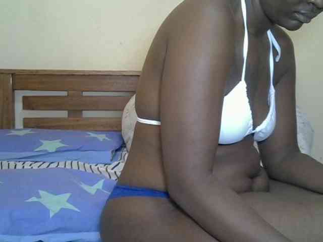 Prettyliz30 webcam
