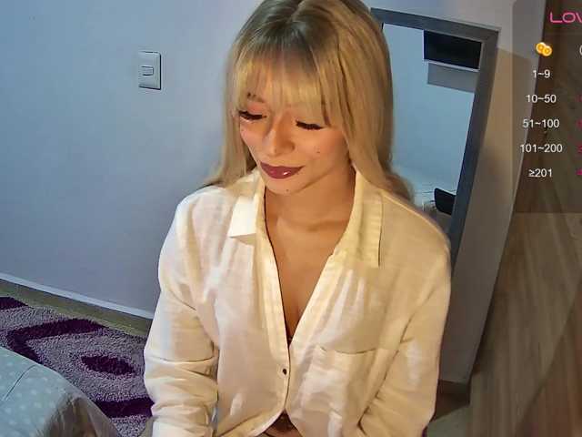 VelvetNella live cam on BongaCams