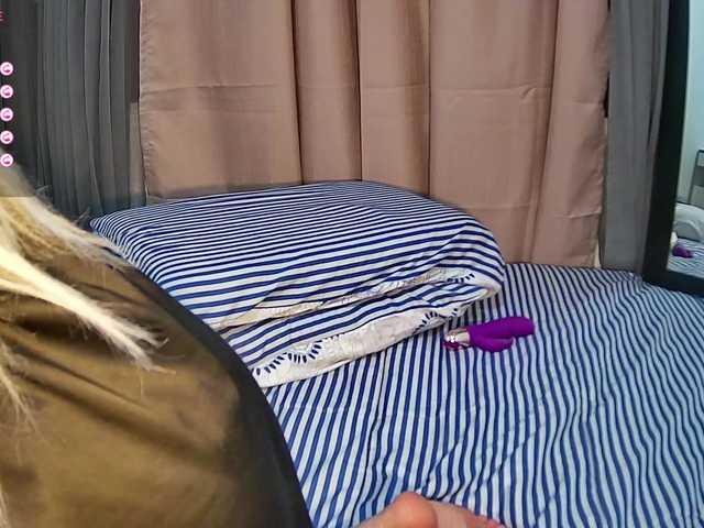 VelvetNella live cam on BongaCams