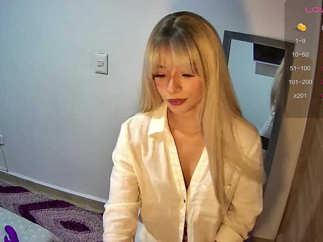 VelvetNella live cam on BongaCams