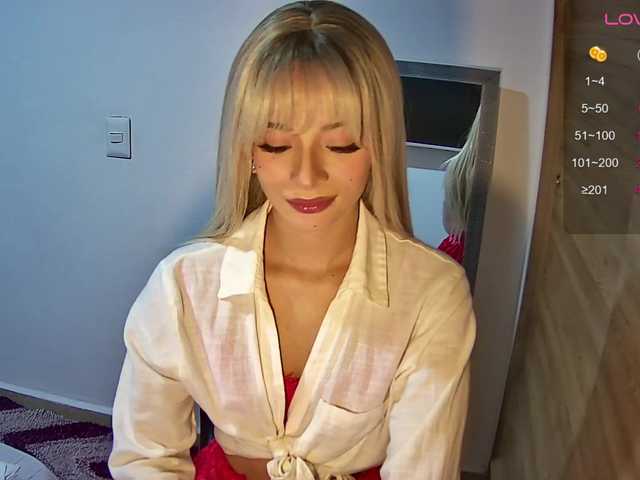 VelvetNella live cam on BongaCams