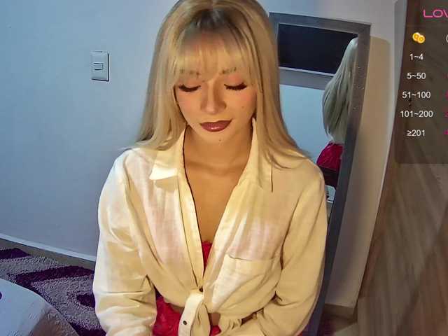 VelvetNella live cam on BongaCams