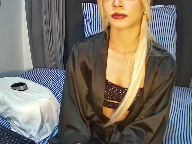 VelvetNella live cam on BongaCams