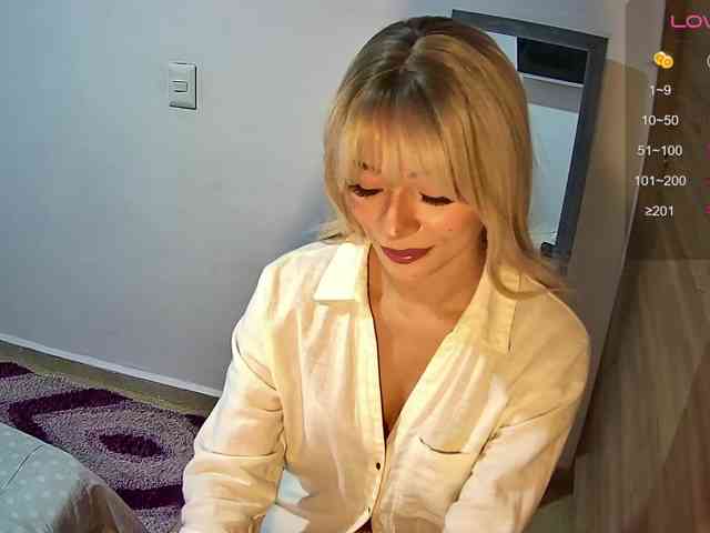 VelvetNella webcam