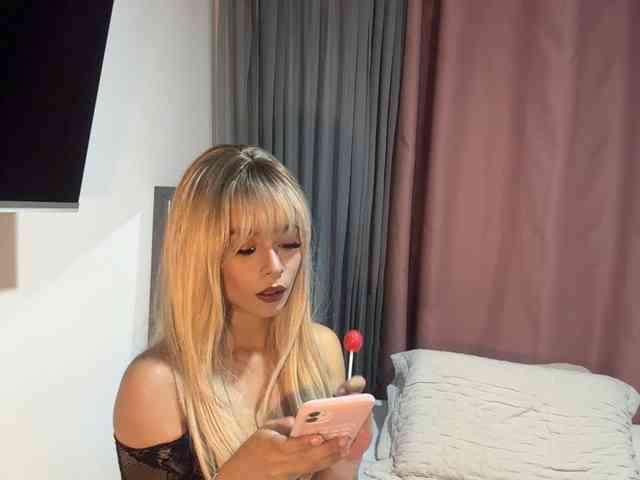 VelvetNella webcam