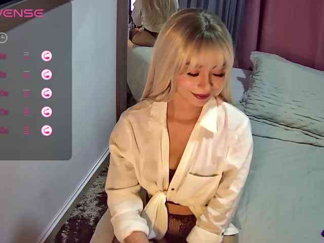 VelvetNella webcam