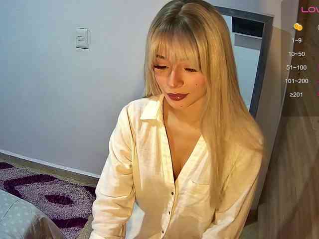 VelvetNella webcam