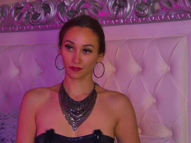 AliceMunro live cam on BongaCams
