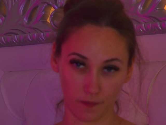 AliceMunro live cam on BongaCams