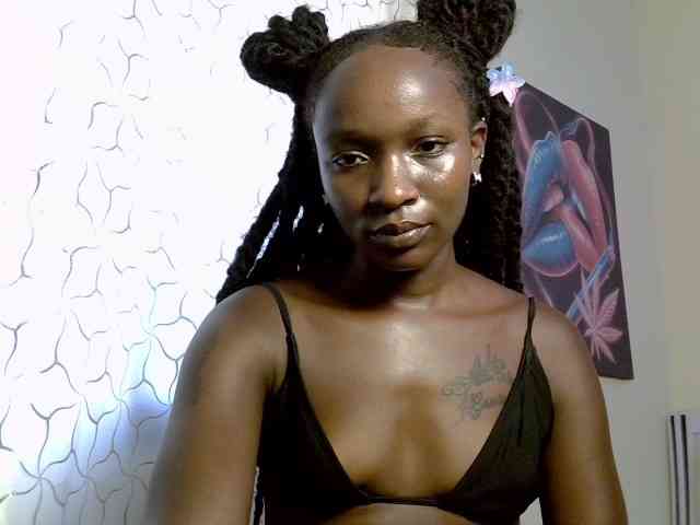 PixieCuddles01 webcam