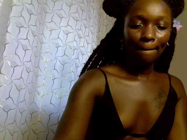 PixieCuddles01 webcam