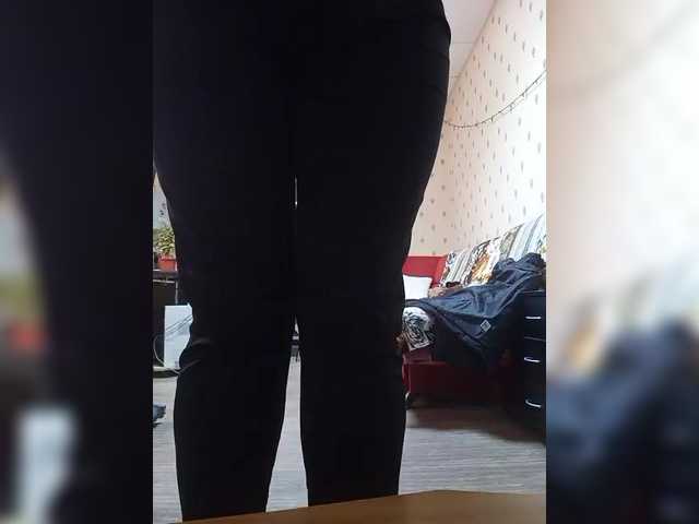 MiaLovely's BongaCams show and profile