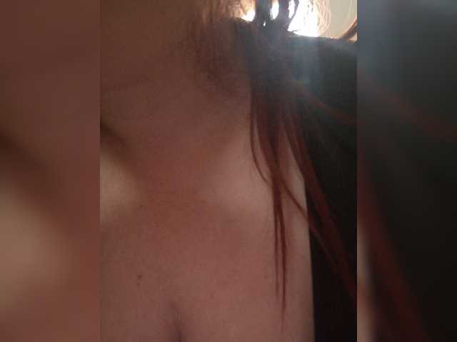 MiaLovely's BongaCams show and profile