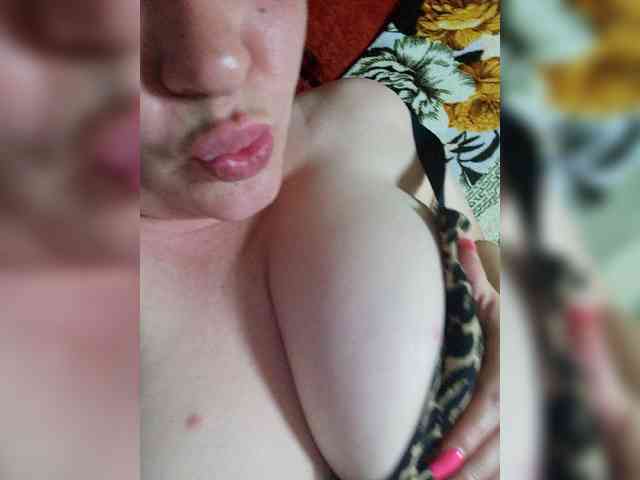 MiaLovely webcam