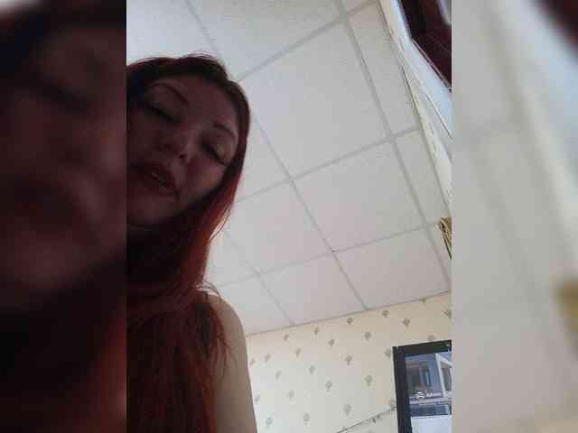 MiaLovely webcam