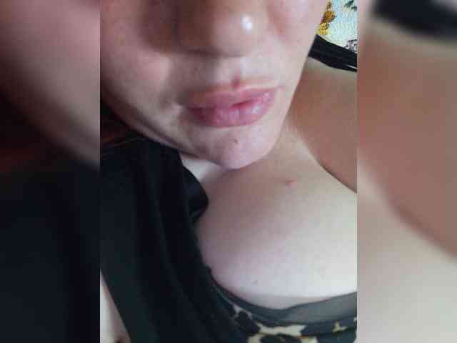 MiaLovely webcam