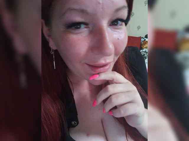 Acest model este live acum. MiaLovely