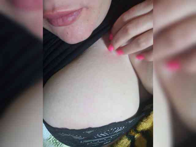 MiaLovely webcam