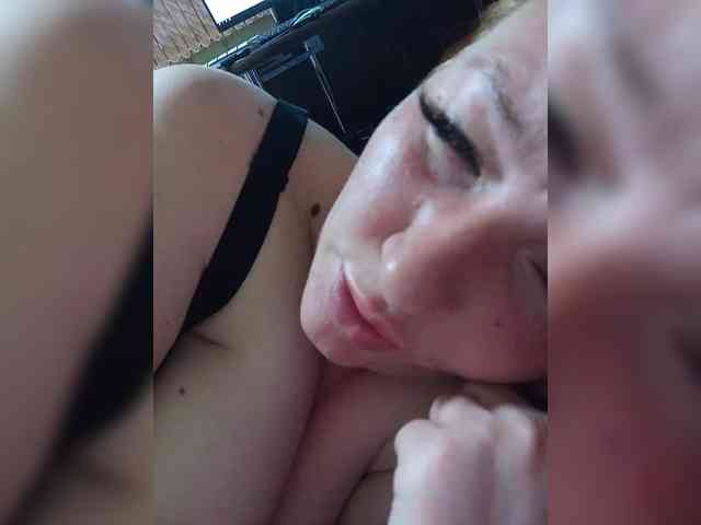 MiaLovely webcam