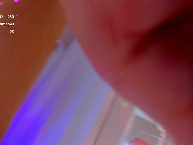 Anyssia live webcam show