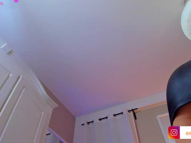 Anyssia live cam