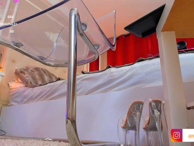 Anyssia live cam on BongaCams