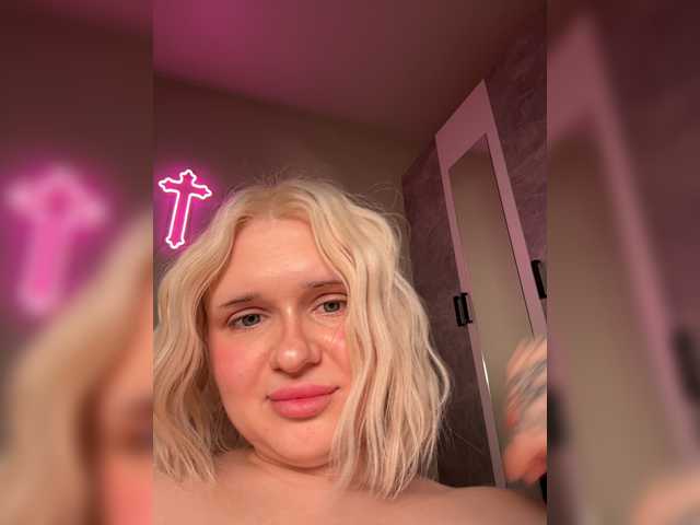LuxBby live cam on BongaCams