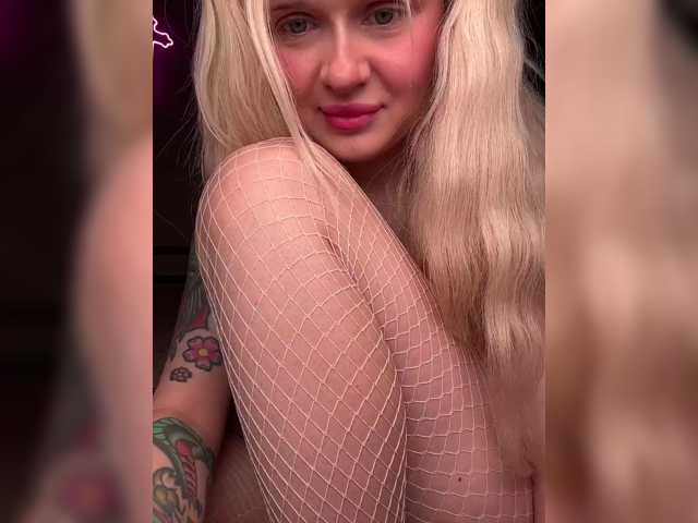 LuxBby live cam on BongaCams