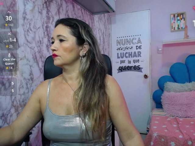 noelia-milf19 live cam on BongaCams