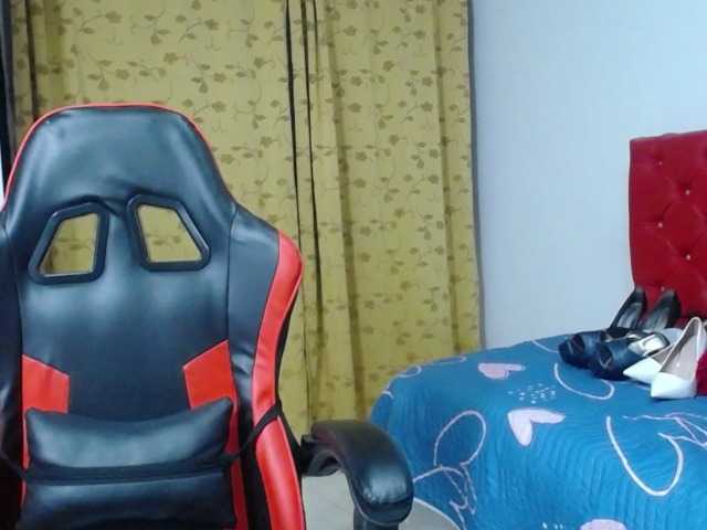 noelia-milf19 live cam on BongaCams