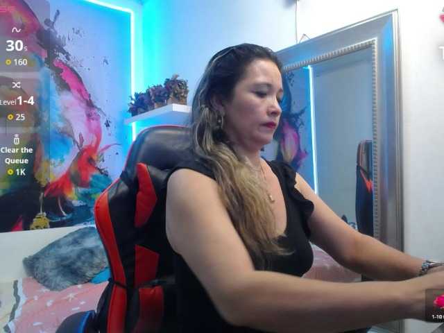 noelia-milf19 live cam on BongaCams