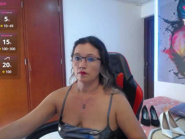 noelia-milf19 live cam on BongaCams