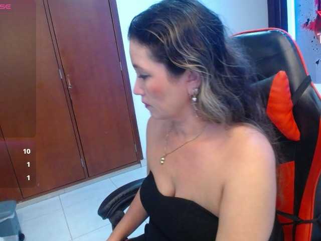 noelia-milf19 live webcam show