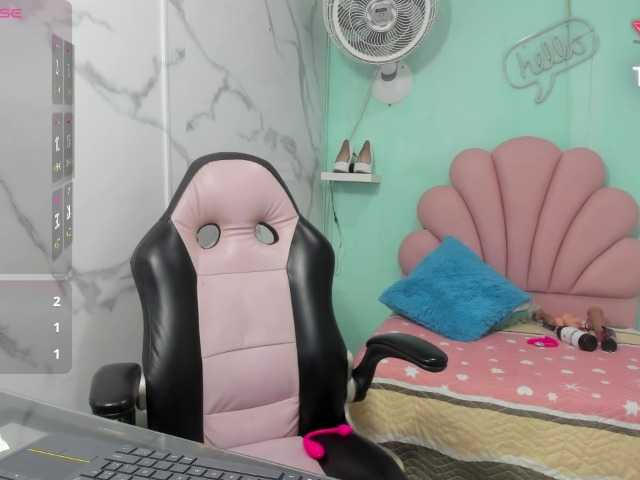 noelia-milf19 live cam preview