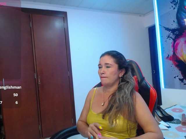 noelia-milf19 live cam on BongaCams