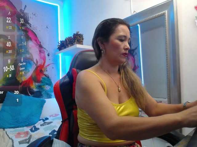 noelia-milf19 live cam on BongaCams