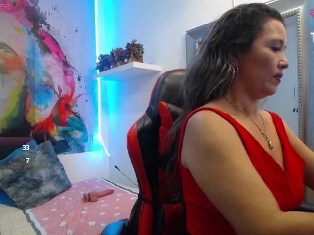 noelia-milf19 live cam on BongaCams
