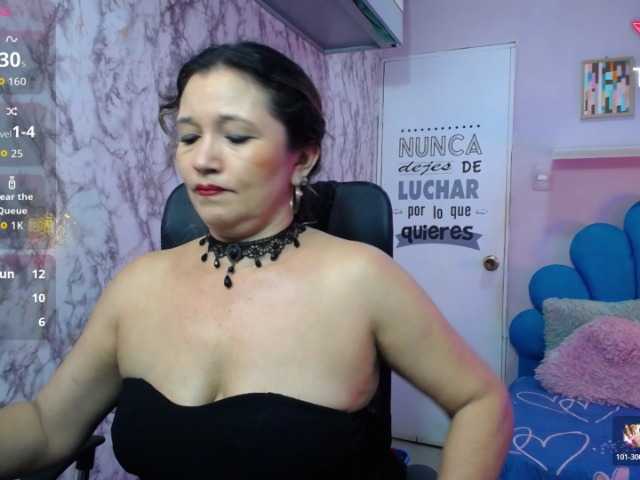 noelia-milf19 live cam