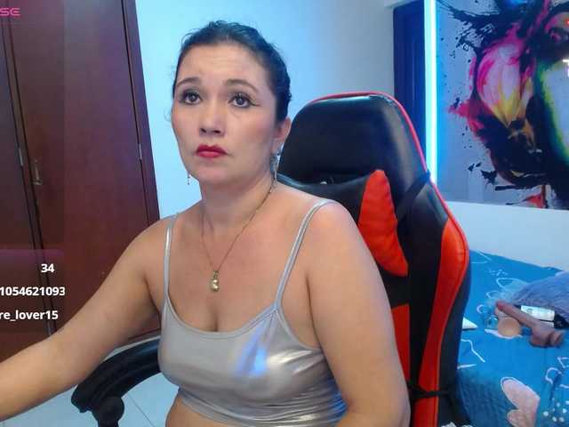 noelia-milf19 live cam on BongaCams