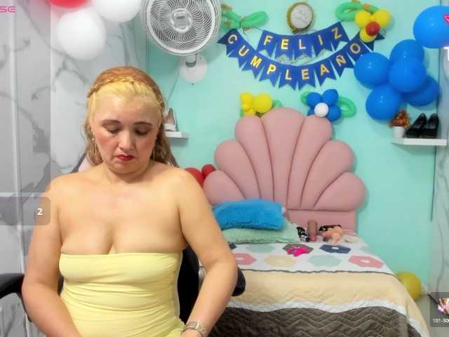 noelia-milf19 live cam on BongaCams