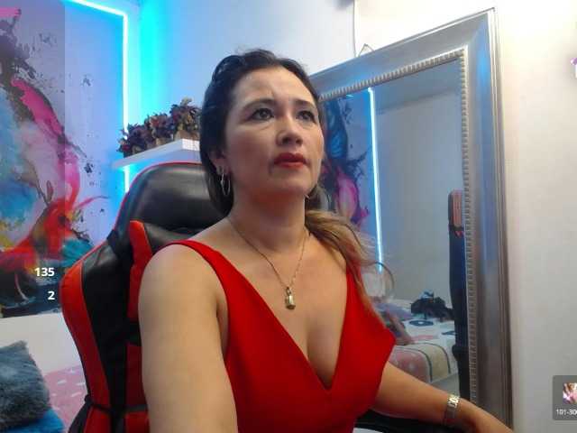 noelia-milf19 live cam on BongaCams