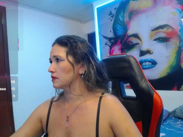 noelia-milf19 live cam on BongaCams