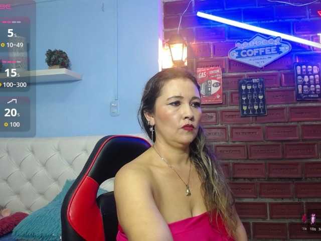le modèle noelia-milf19 est en webcam porno dans un show sur le site bongacams, il possède les tags suivants: Latino/Hispanic,Brunette,Shaved