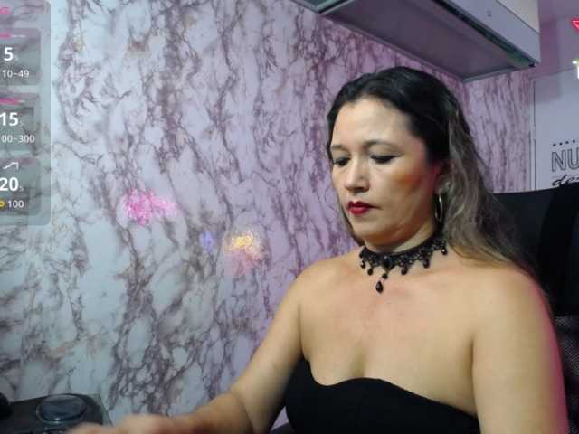 noelia-milf19 live cam