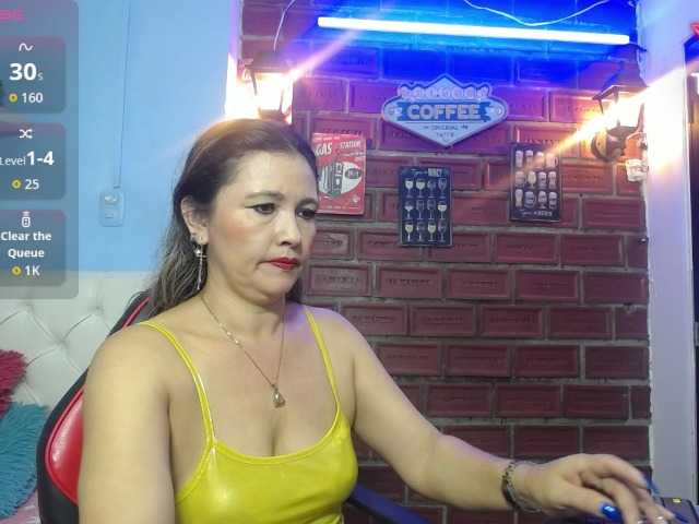 noelia-milf19 live cam on BongaCams