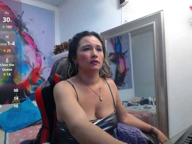 noelia-milf19 live cam on BongaCams