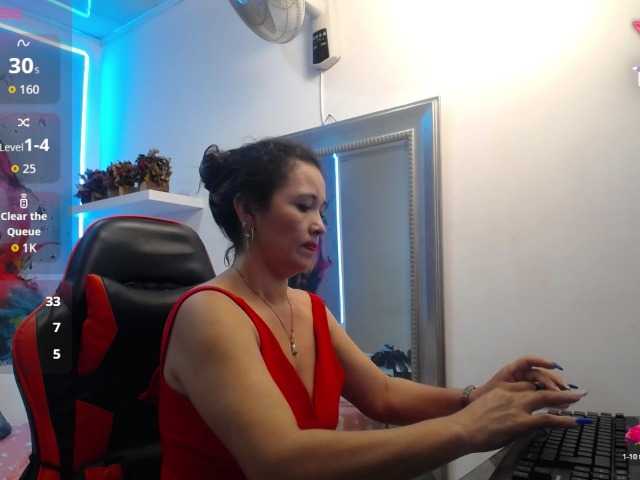 noelia-milf19 live cam on BongaCams